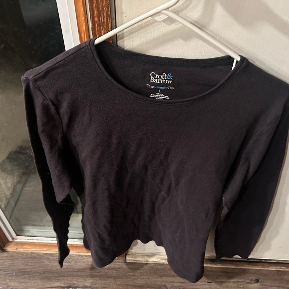 A women long sleeve Croft & barrow shirt